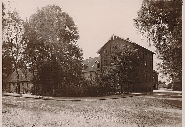 Ehemaliges Wohn- und Schlafhaus Lange Jammer neben Uhrenhaus