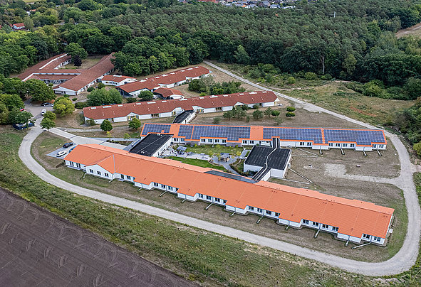Luftaufnahme Station 6 einer Wohn- und Pflegeeinrichtung im Brömmelkamp mit Solardächern