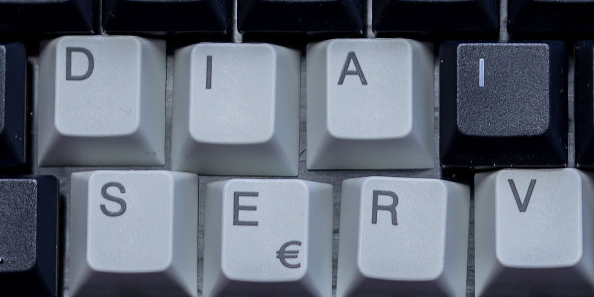 Tastaturtasten mit hervorgehobenen Buchstaben D I A S E R V